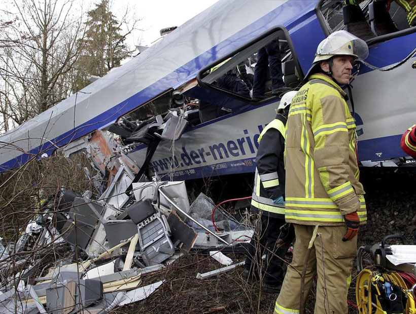 Al menos ocho muertos y 150 heridos en choque de dos trenes en Alemania
