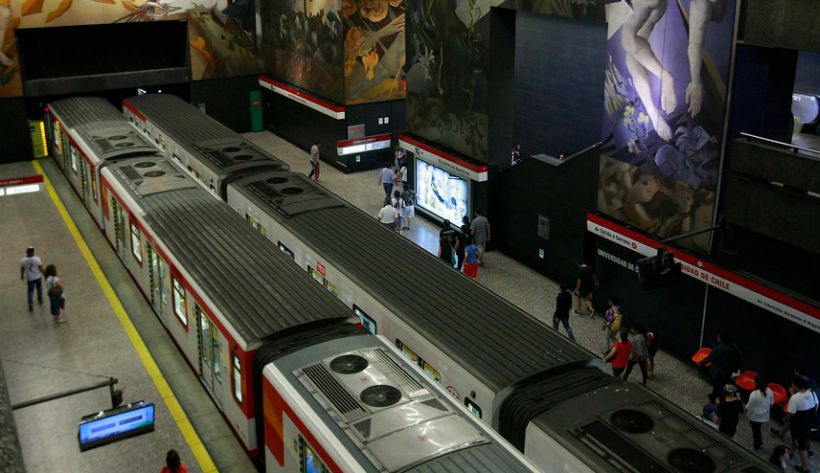 Metro de Santiago subirá en 20 pesos su tarifa en hora punta
