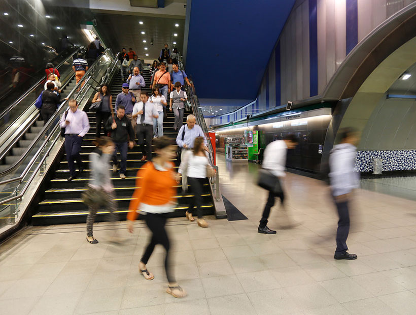 Alza de tarifa ubicó al Metro de Santiago como el más caro de Latinoamérica