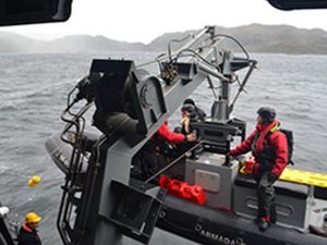 Armada rescató a yatista finlandesa en medio de un temporal en el Estrecho de Magallanes