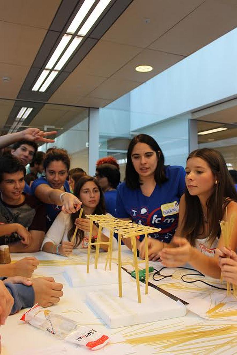 Estudiantes de la U. de Chile vivirán un mechoneo 2.0 sin violencia y hostigamiento Estudiantes de la U. de Chile vivirán un mechoneo 2.0 sin violencia y hostigamiento