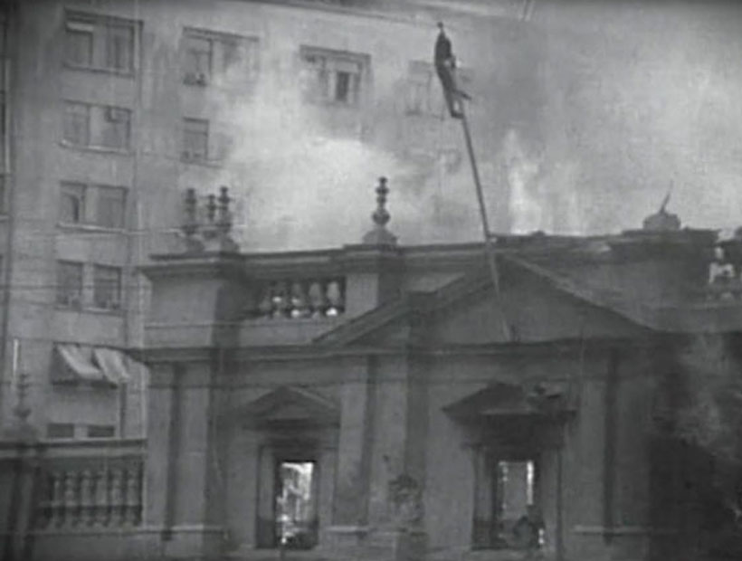 FACH deberá dar a conocer la identidad de los pilotos que bombardearon La Moneda