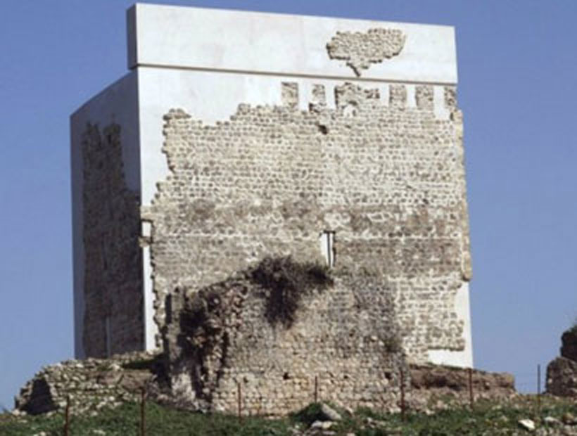 La restauración de este castillo divide a España