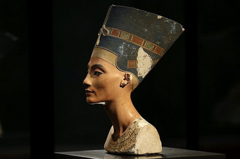 Hallan nuevos indicios de que Nefertiti yace tras la tumba de Tutankamón