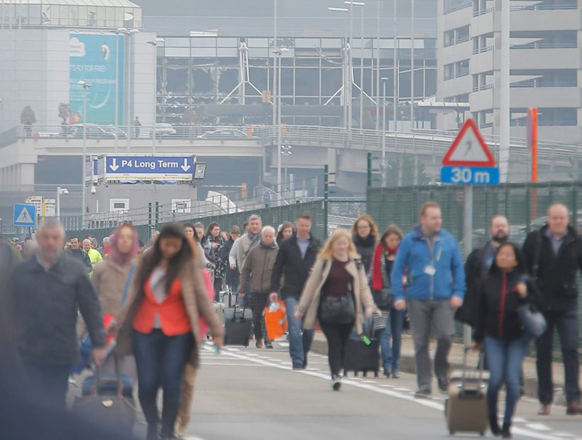 Al menos 23 muertos tras ataques al aeropuerto y el metro de Bruselas