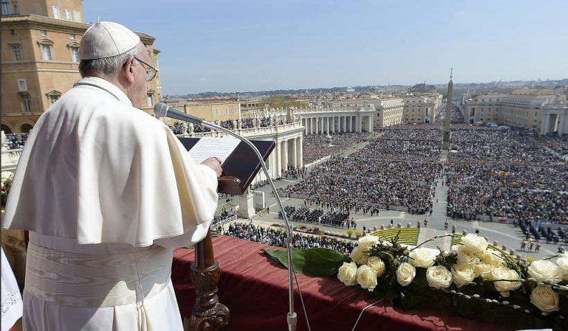El papa Francisco recuerda a las víctimas del terrorismo y pide no olvidar a refugiados