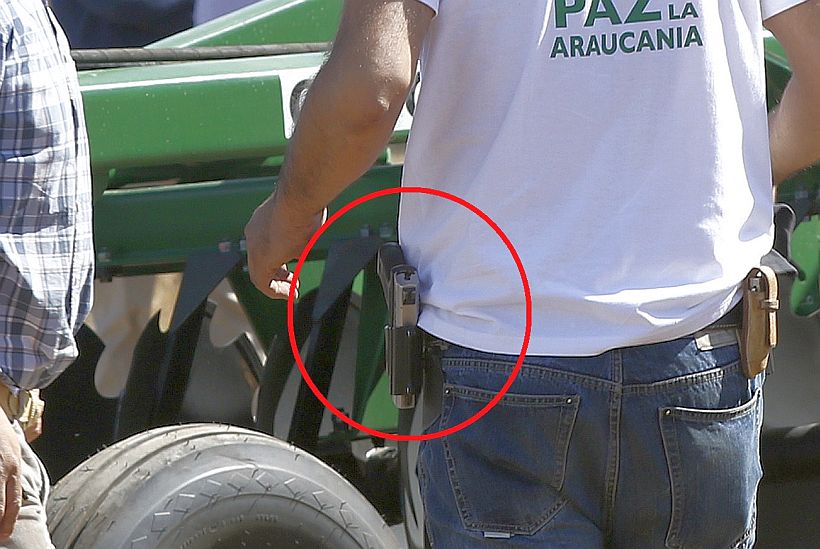 Intendente Jouannet por pistola en acto por la paz: "Esto no es el Far West" Intendente Jouannet por pistola en acto por la paz: "Esto no es el Far West"