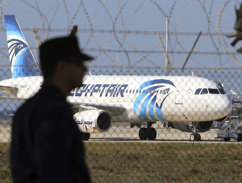 Secuestró avión egipcia por razones sentimentales: quería ver a su ex mujer