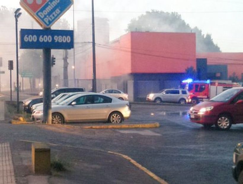 Un incendio afectó al abandonado supermercado Maxi Ahorro de Concepción