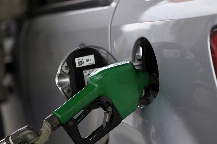 Las bencinas subirán hasta $5,4 por litro desde mañana