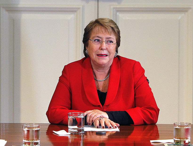 Defensor Público aseguró que acusación contra Bachelet por el caso tsunami 