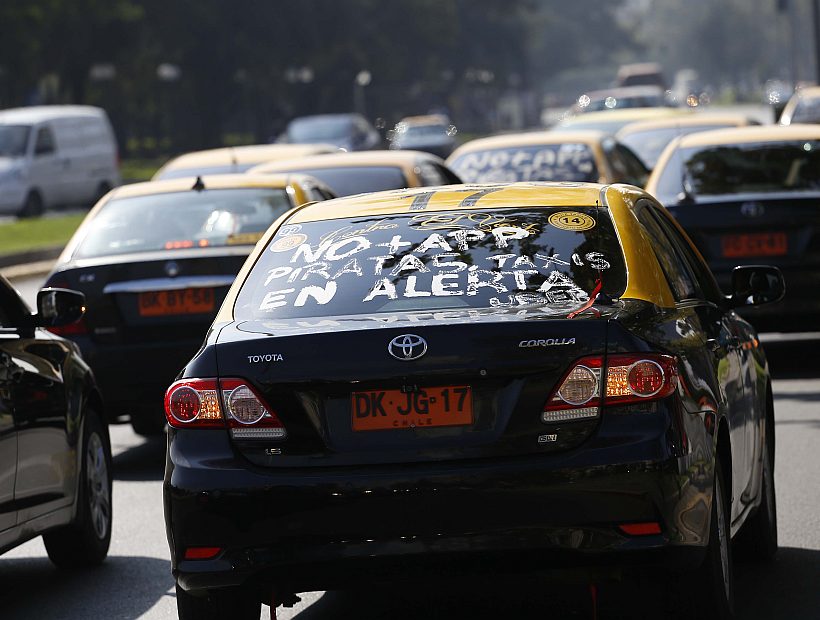 Fuera de control: persecución entre taxistas y supuesto chofer Uber