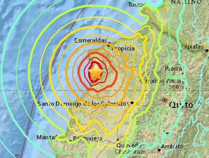 Un terremoto de 7.8 sacudió a Ecuador esta noche