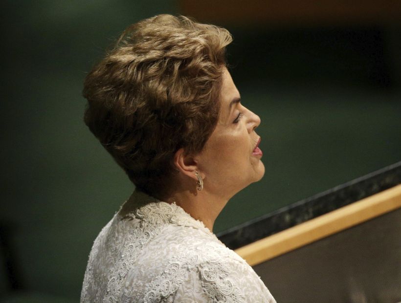 Rousseff prepara defensa ante comisión de Senado que debatirá eventual juicio político