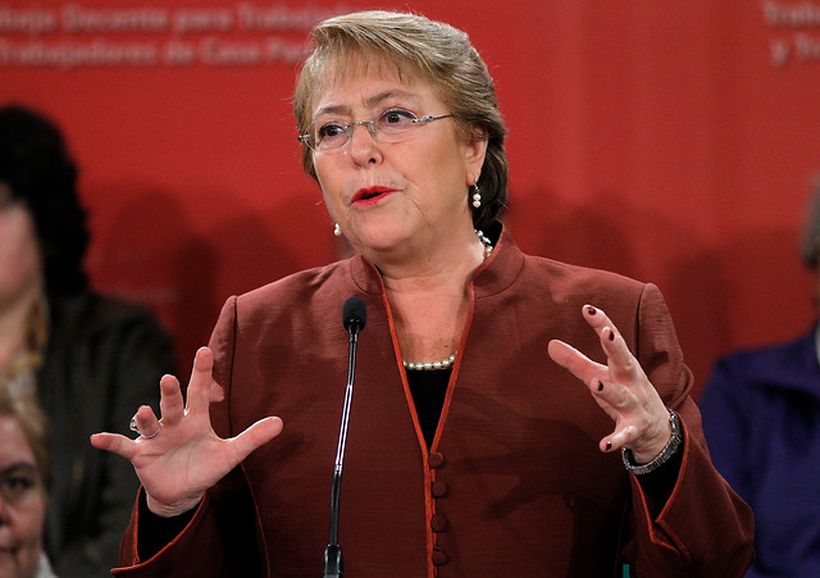 Bachelet decretó zona de catástrofe por la marea roja para la zona costera de Los Lagos
