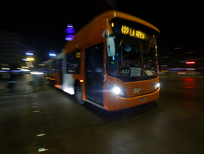 Estudiarán incluir buses de dos pisos en la próxima licitación del Transantiago