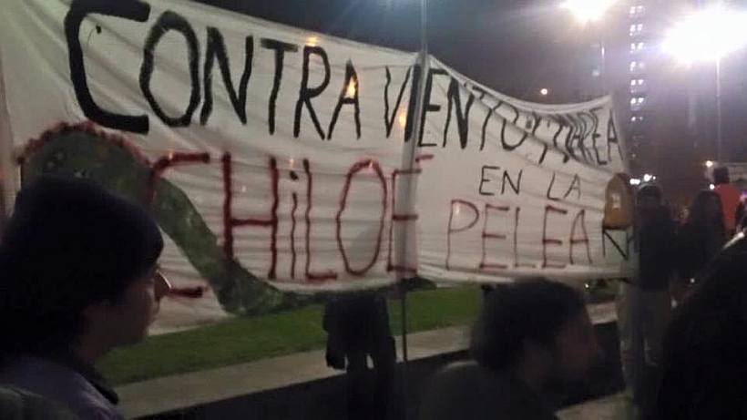Realizaron protesta en Plaza Italia en apoyo a los pescadores de Chiloé