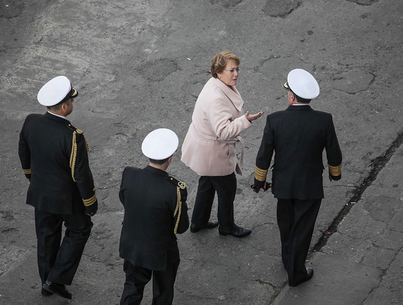 Bachelet dijo que pidió buscar nuevos instrumentos de ayuda para afectados por marea roja