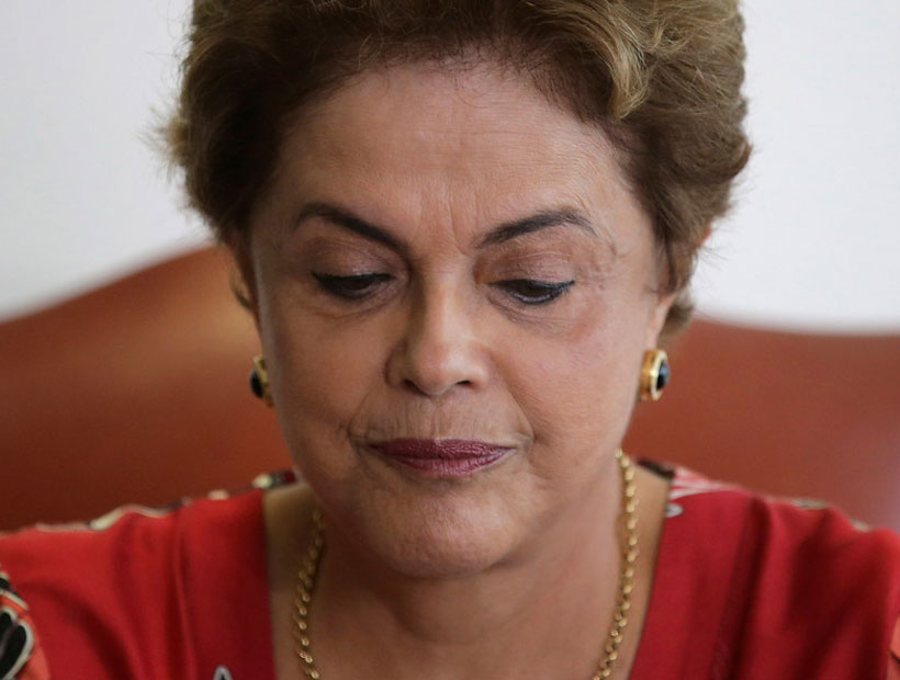 Senado de Brasil aprobó juicio político y Dilma Rousseff será suspendida de su cargo