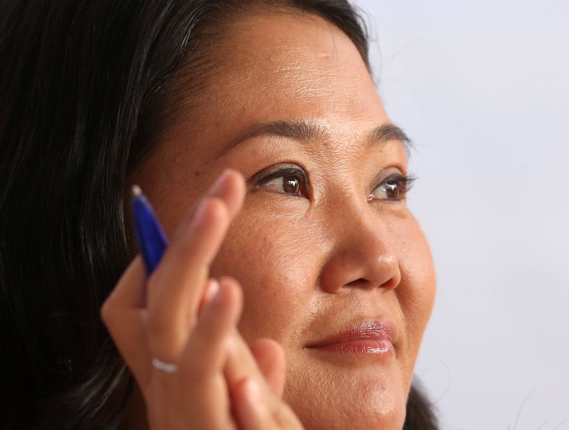Perú: Keiko Fujimori superó a Kucyznski en el último simulacro de votación