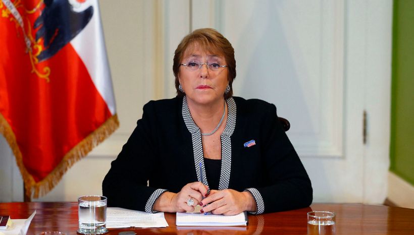 Bachelet designó a Luis Felipe Céspedes como "ministro coordinador" por crisis de marea roja