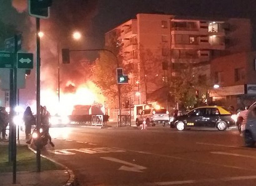 Bus del Transantiago se incendió en Providencia