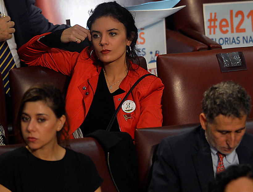 Camila Vallejo: "Es terrible que fallezca una persona por esto, pero también es terrible que fallezcan personas porque reciben tiros de la fuerza policial"