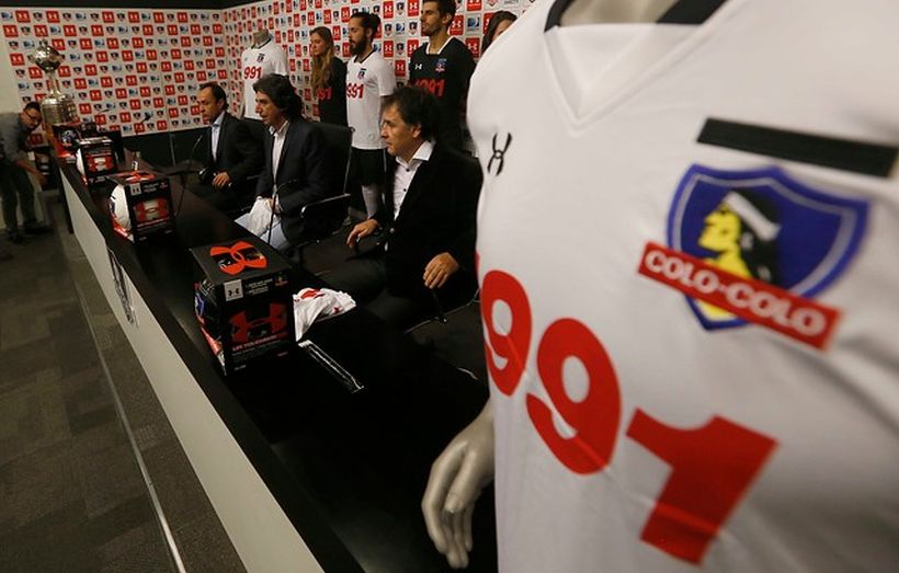Colo Colo presentó camiseta conmemorativa por la Libertadores de 1991