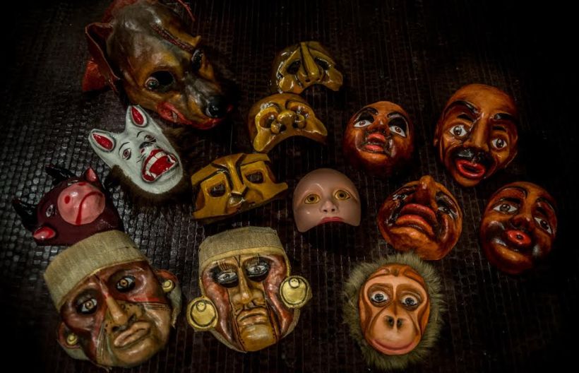 Muestra sobre el mundo de las máscaras teatrales llega a la Biblioteca de Santiago