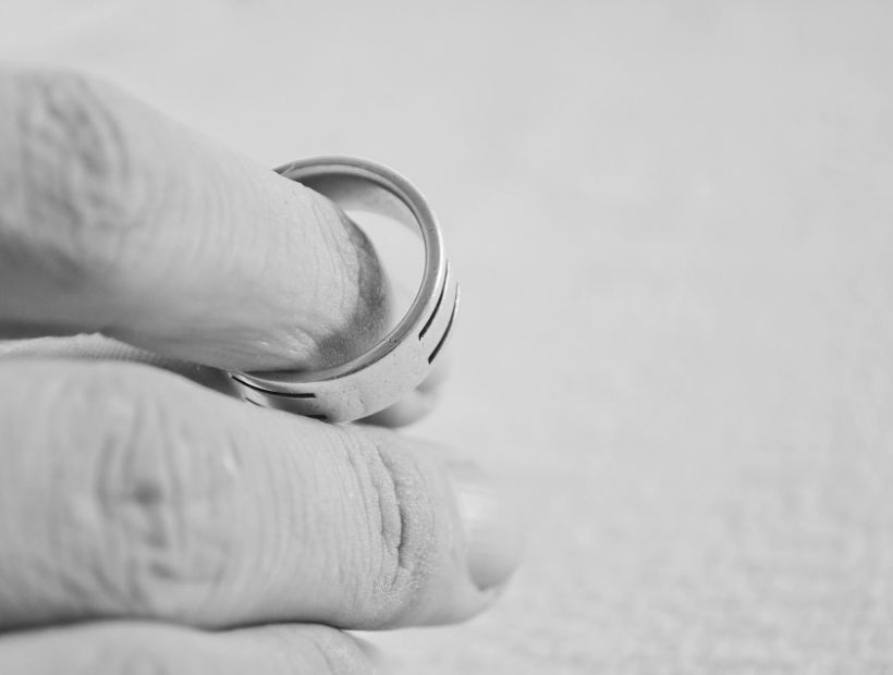 Siete actitudes que puedes cambiar para salvar tu matrimonio del divorcio Siete actitudes que puedes cambiar para salvar tu matrimonio del divorcio