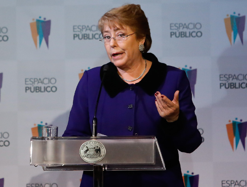 Revista Qué Pasa respondió a la querella de Bachelet: 