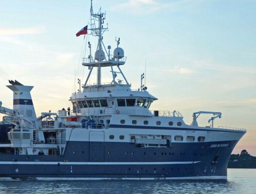 Buque científico finalizó investigación de la marea roja en la región