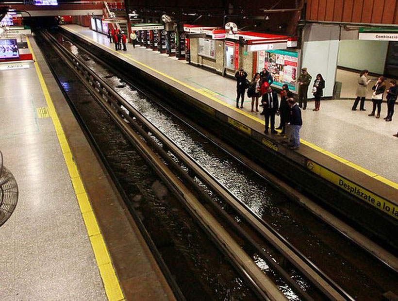 Metro se encuentra totalmente operativo y se mantienen los desvíos de tránsito en Providencia
