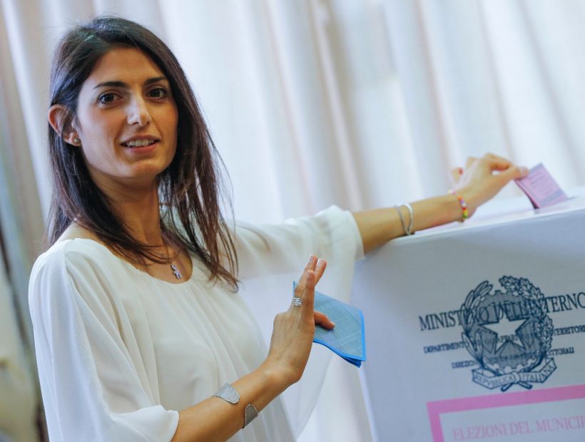 Italia: Virginia Raggi se convirtió en la primera alcaldesa de Roma