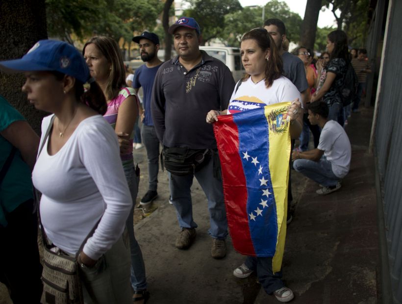 Venezuela: el parlamento hará un informe sobre abusos en la validación de firmas