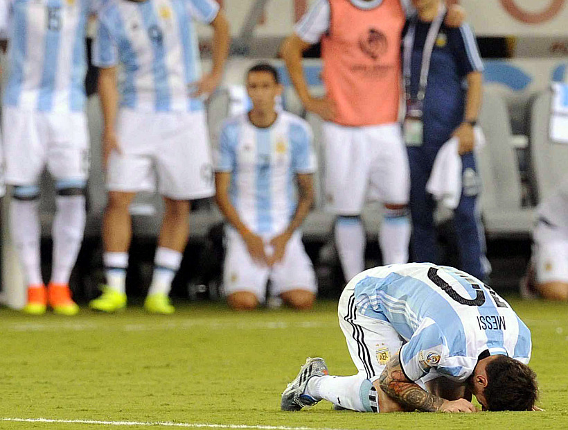 Argentinos lamentan partida de Messi y piden que se quede: 