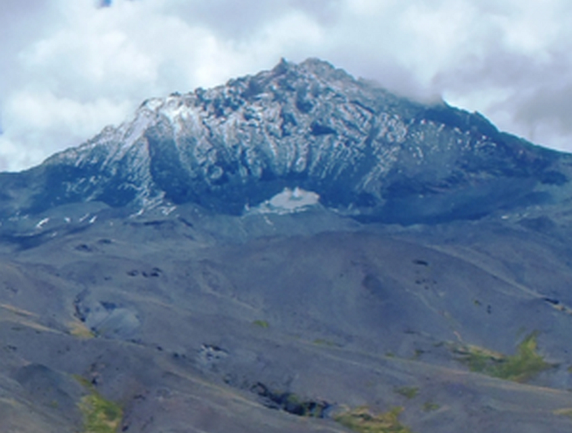 Sernageomin declaró alerta amarilla para el complejo volcánico Planchón-Peteroa