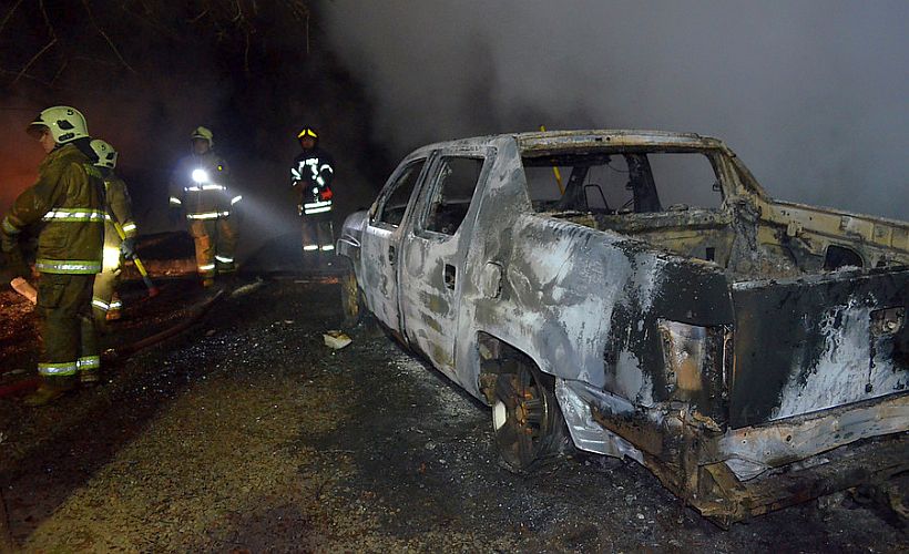 Una casa y una camioneta fueron quemadas tras ataque incendiario en Padre Las Casas