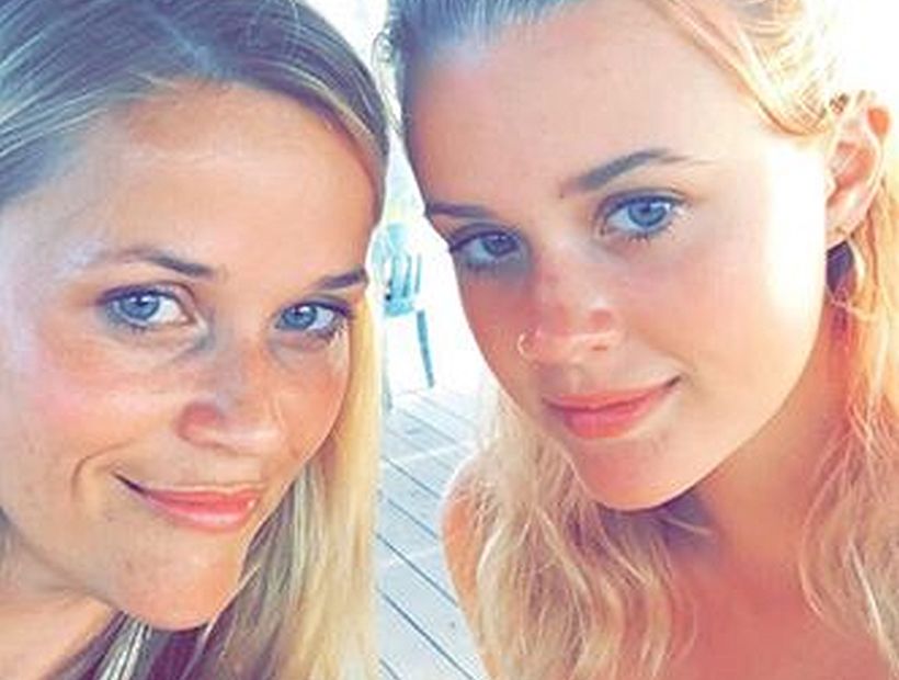 ¡Son idénticas!: Reese Witherspoon publicó foto de su hija y causó furor en las redes sociales