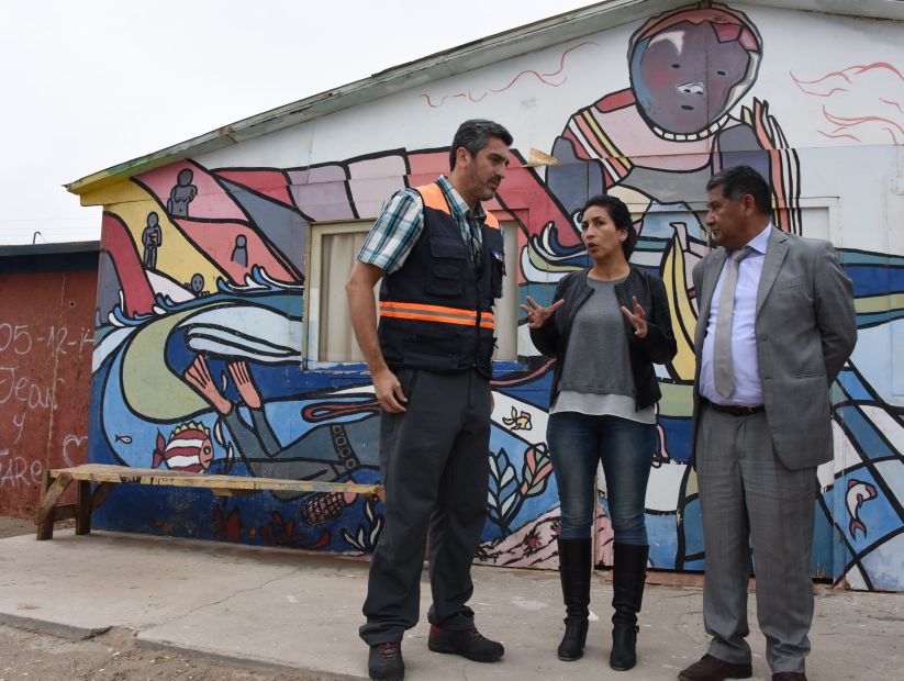 Arica: Gobierno busca soluciones a familias damnificadas de la Caleta de Camarones