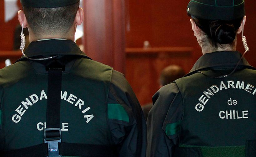 Funcionarios de Gendarmería aseguran que Contraloría autorizó devolución de exceso de cotizaciones