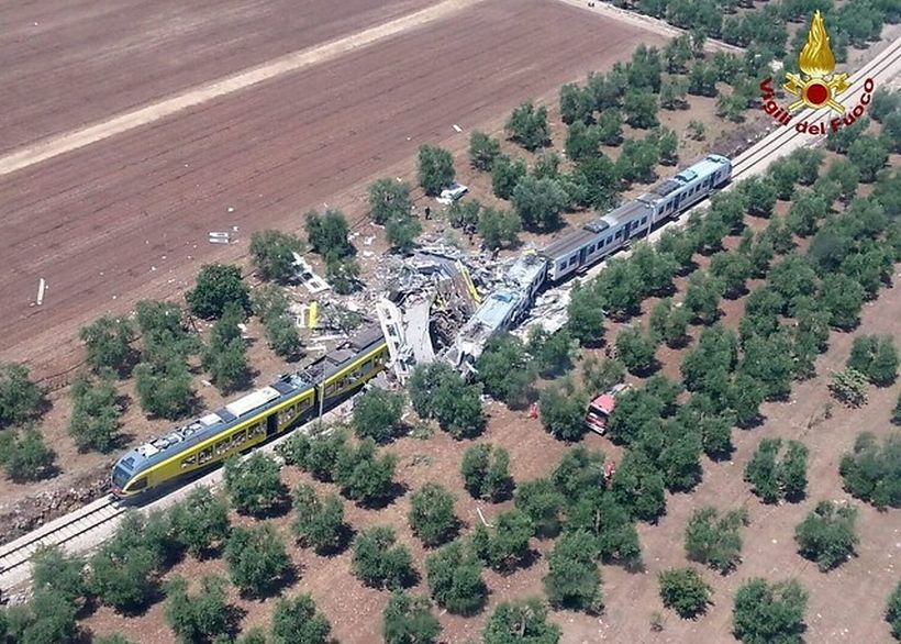 Choque frontal de trenes dejó 12 muertos en Italia