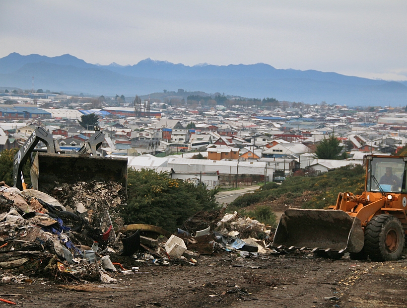 Puerto Montt: calle en Cardonal estaba obstruida por 200 toneladas de basura