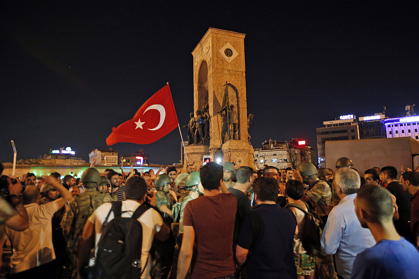 Intento de golpe de Estado en Turquía: Erdogan pidió a la población tomar las calles
