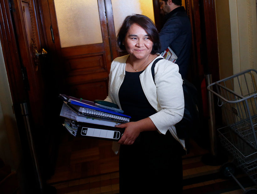 Interpelación a ministra Blanco incluirá consulta por nominación de la fiscal del 27F a la cabeza del Sename