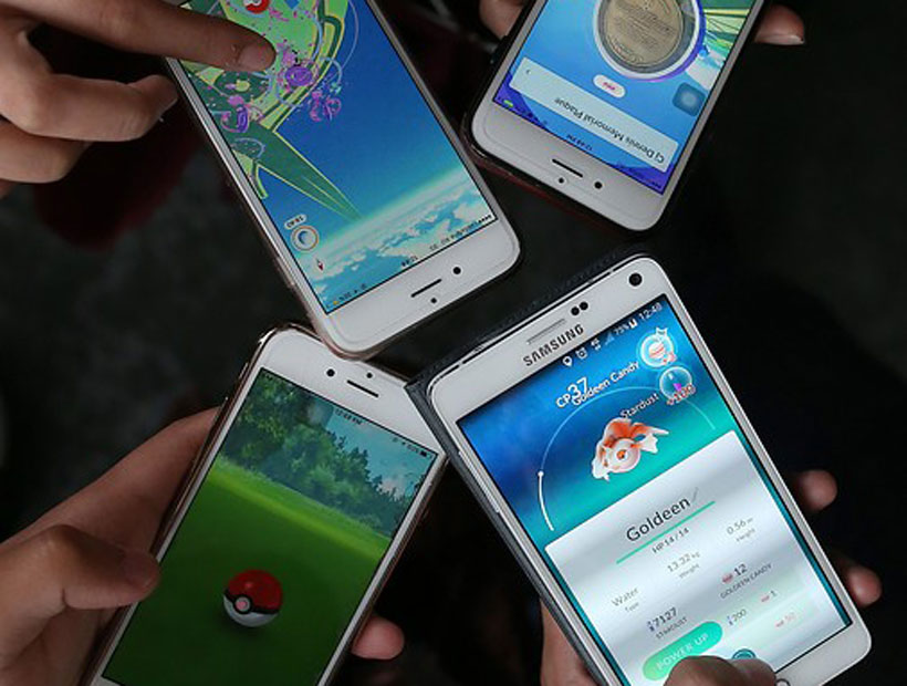 En Punta Arenas e Isla de Pascua juegan Pokémon Go hace dos semanas