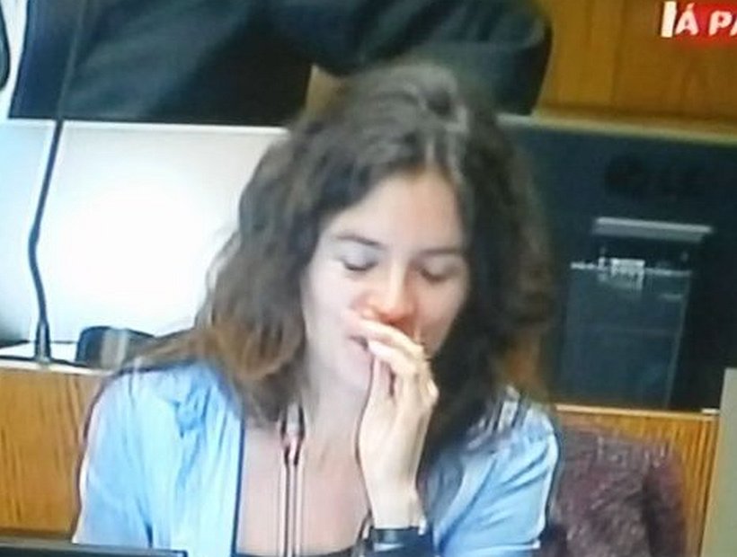 Camila Vallejo se emocionó hasta las lágrimas tras la interpelación a Javiera Blanco