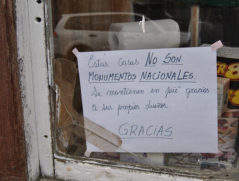 Incendio de casas de Curaco de Vélez dejó en evidencia falta de protección patrimonial
