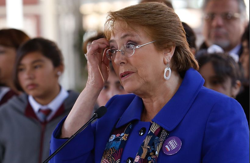 Aprobación a Bachelet bajó a un 19% según encuesta Cadem