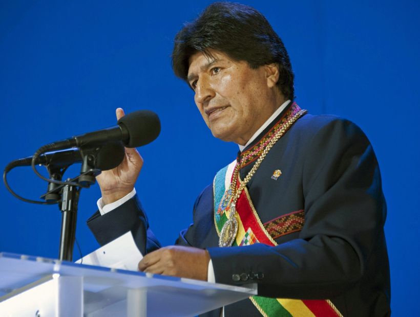 Evo Morales dijo que países con FFAA subordinadas a 